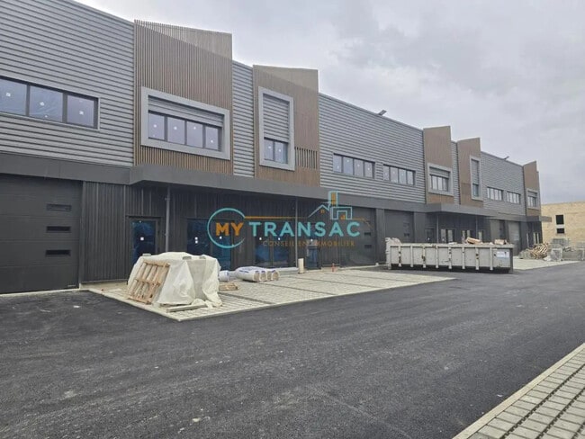 Plus de détails pour Local d’activités à vendre