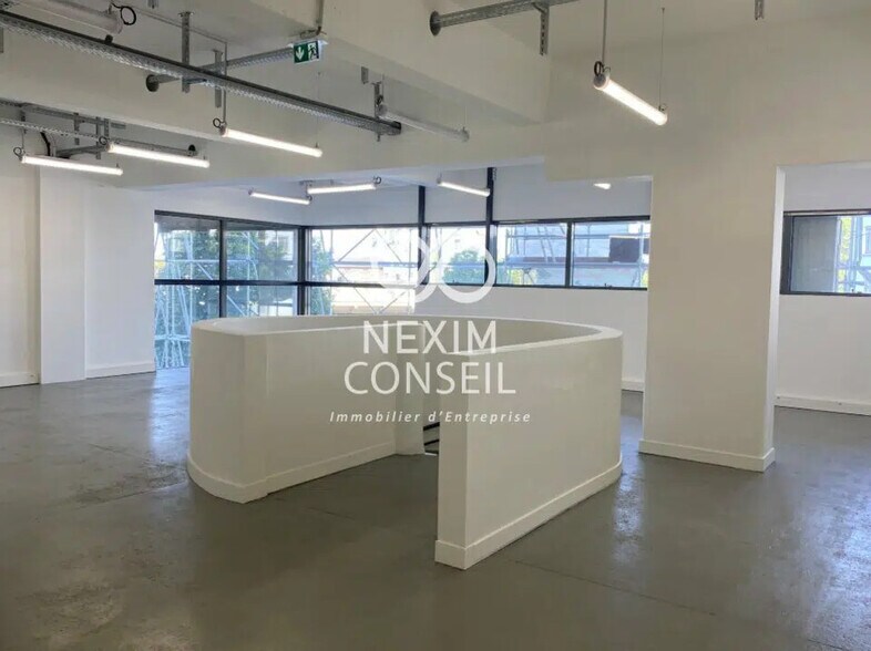 Bureau dans Pantin à louer - Photo de l’immeuble – Image 2 sur 5