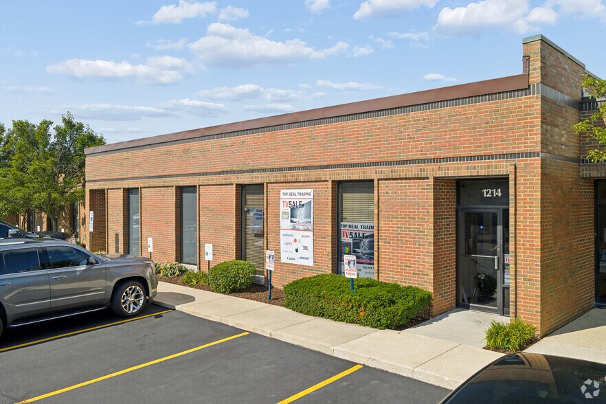 1200-1258 Remington Rd, Schaumburg, IL à louer - Photo de l’immeuble – Image 1 sur 31