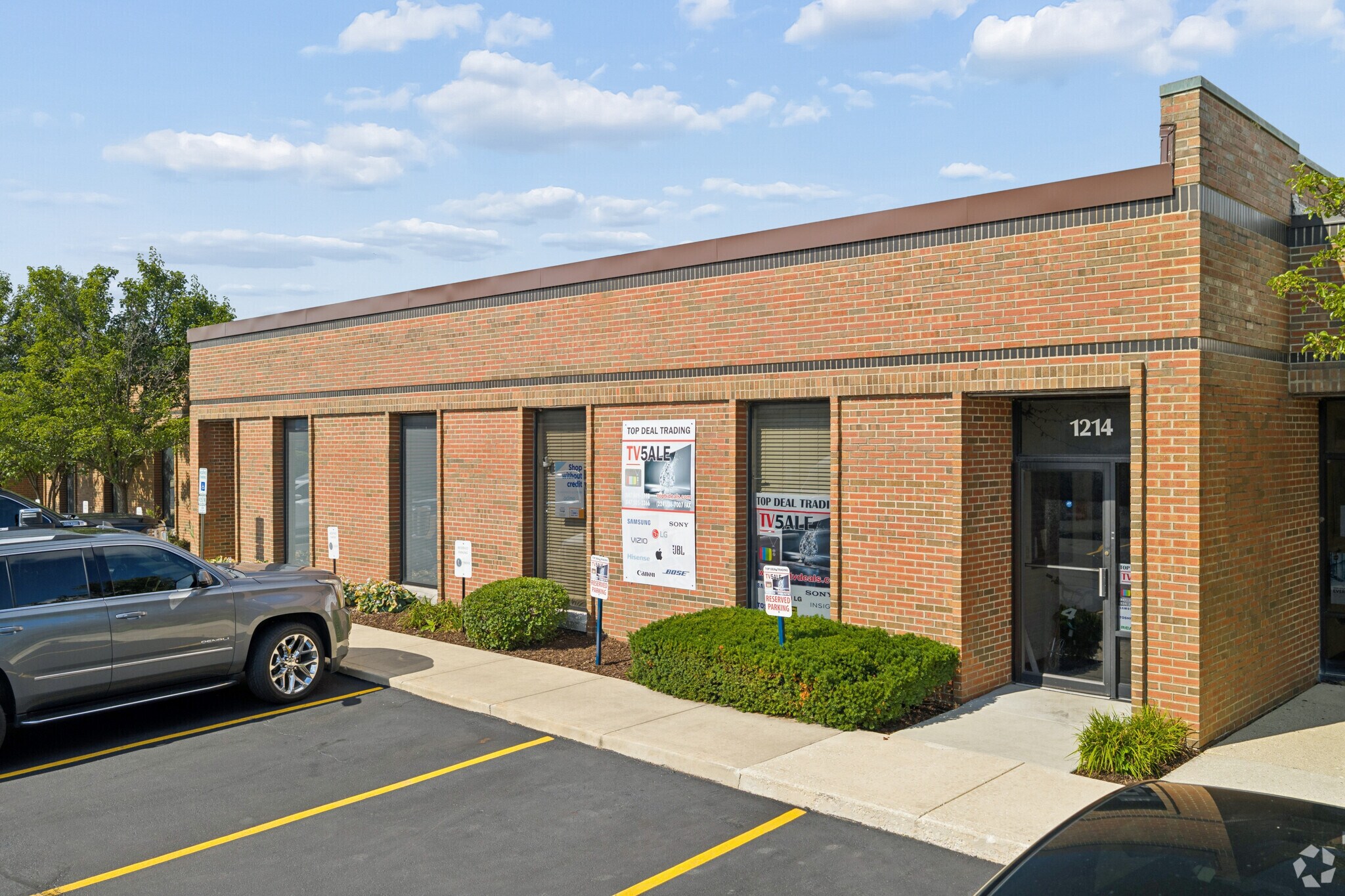1200-1258 Remington Rd, Schaumburg, IL à louer Photo de l’immeuble– Image 1 sur 33
