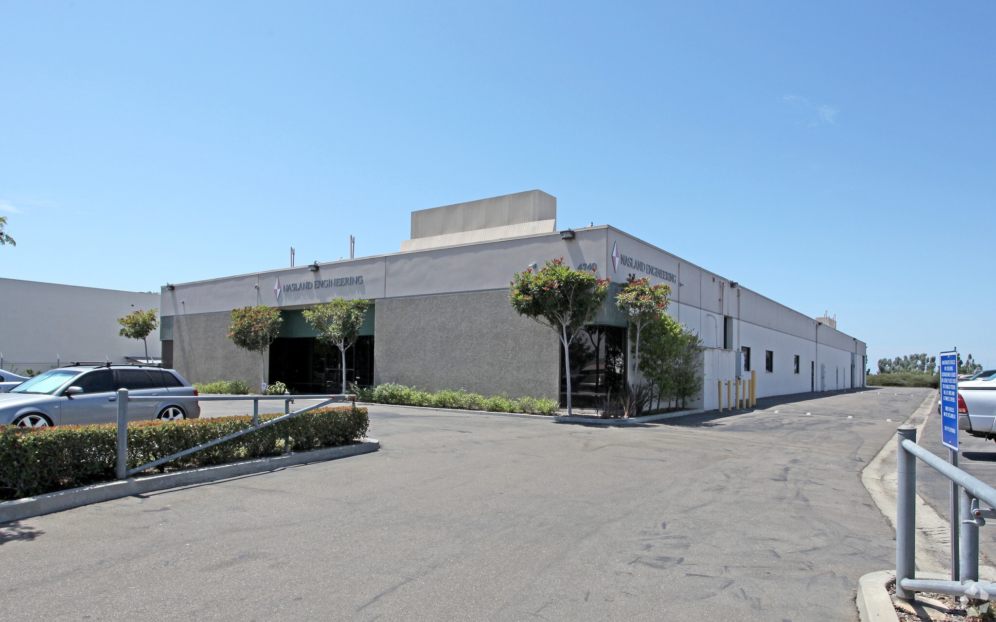 4740 Ruffner St, San Diego, CA à louer Photo principale– Image 1 sur 7