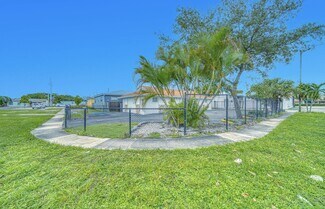 Plus de détails pour 1225 NE 162nd St, North Miami Beach, FL - Bureau à louer