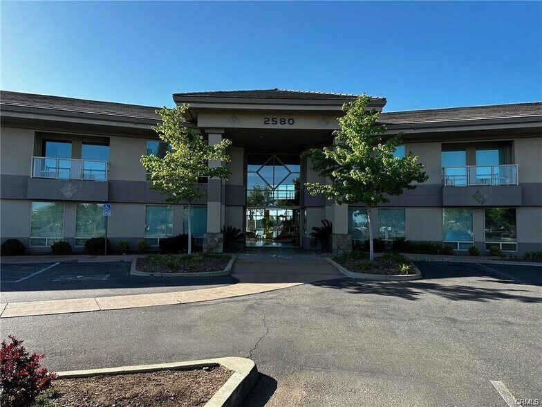 2580 Sierra Sunrise Ter, Chico, CA à louer - Photo de l’immeuble – Image 3 sur 57