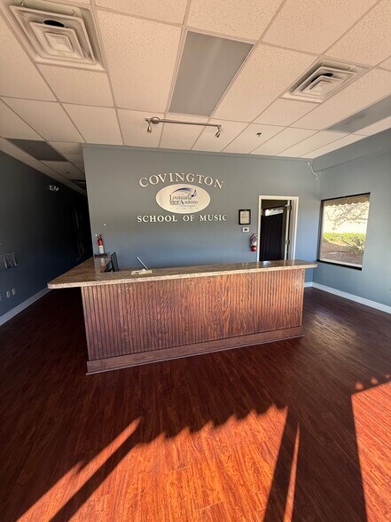 1111 Village Walk, Covington, LA à louer - Photo de l’immeuble – Image 2 sur 3