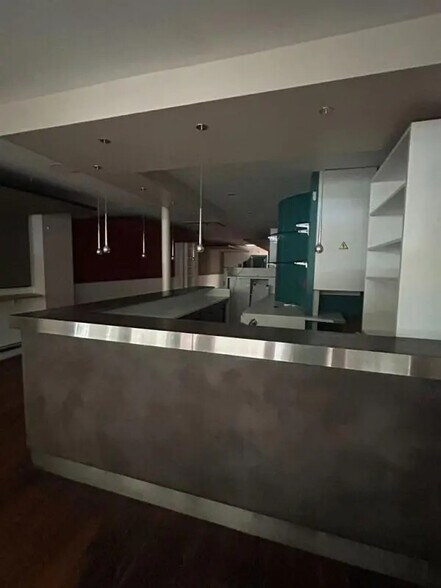 Local commercial dans Paris à louer - Photo intérieure – Image 3 sur 3