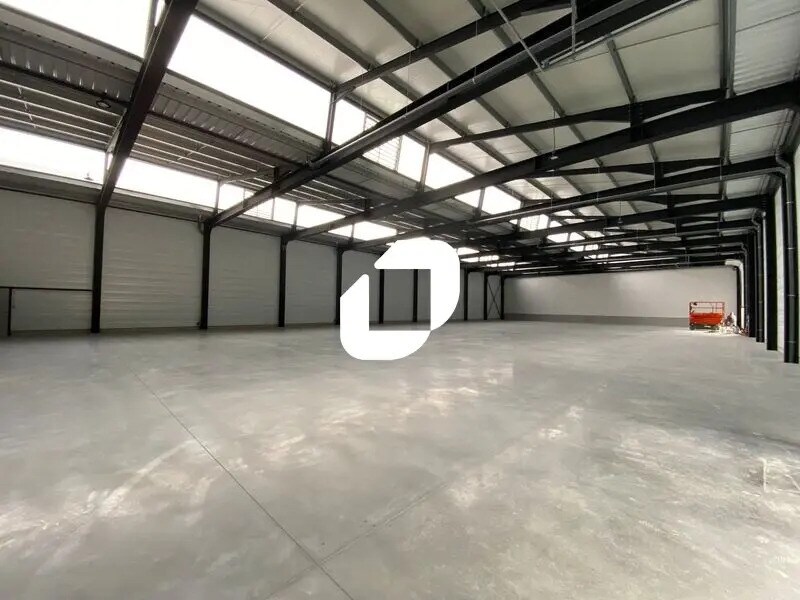 Local d’activités dans Vailhauquès à louer Photo de l’immeuble– Image 1 sur 7