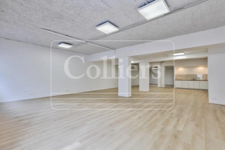 23 Rue Dombasle, Paris à louer - Photo de l’immeuble – Image 3 sur 7