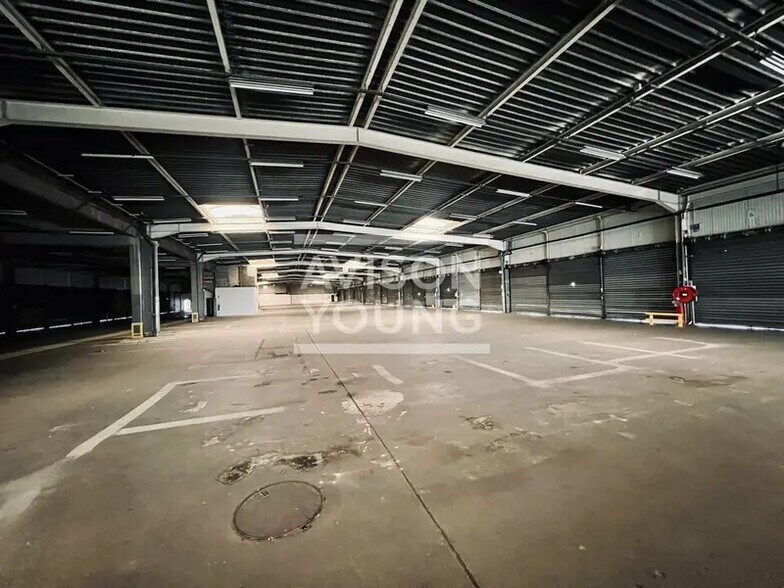 Local d’activités dans Aulnay-sous-Bois à louer - Photo de l’immeuble – Image 2 sur 10