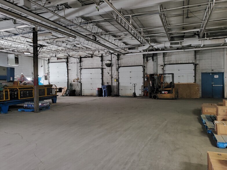 9501 Boul Parkway, Montréal, QC à louer - Photo intérieure – Image 3 sur 8