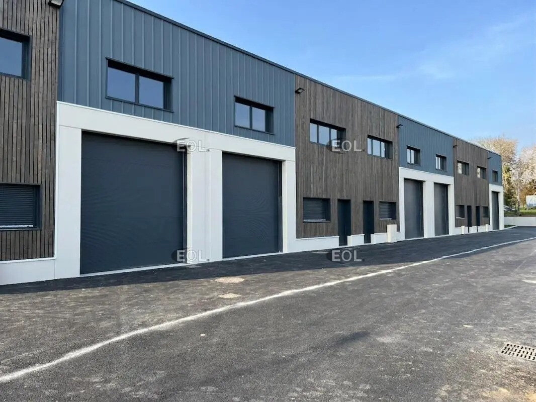 Local d’activités dans Ennery à louer Photo principale– Image 1 sur 8