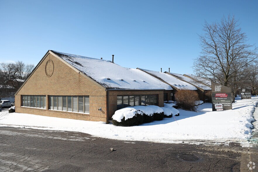 2360 E Stadium Blvd, Ann Arbor, MI à vendre - Photo de l’immeuble – Image 3 sur 3