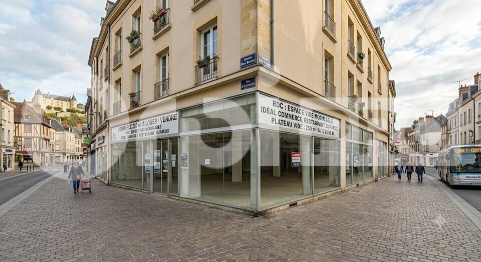 Local d'activités dans Montlucon à vendre - Photo de l’immeuble – Image 1 sur 1