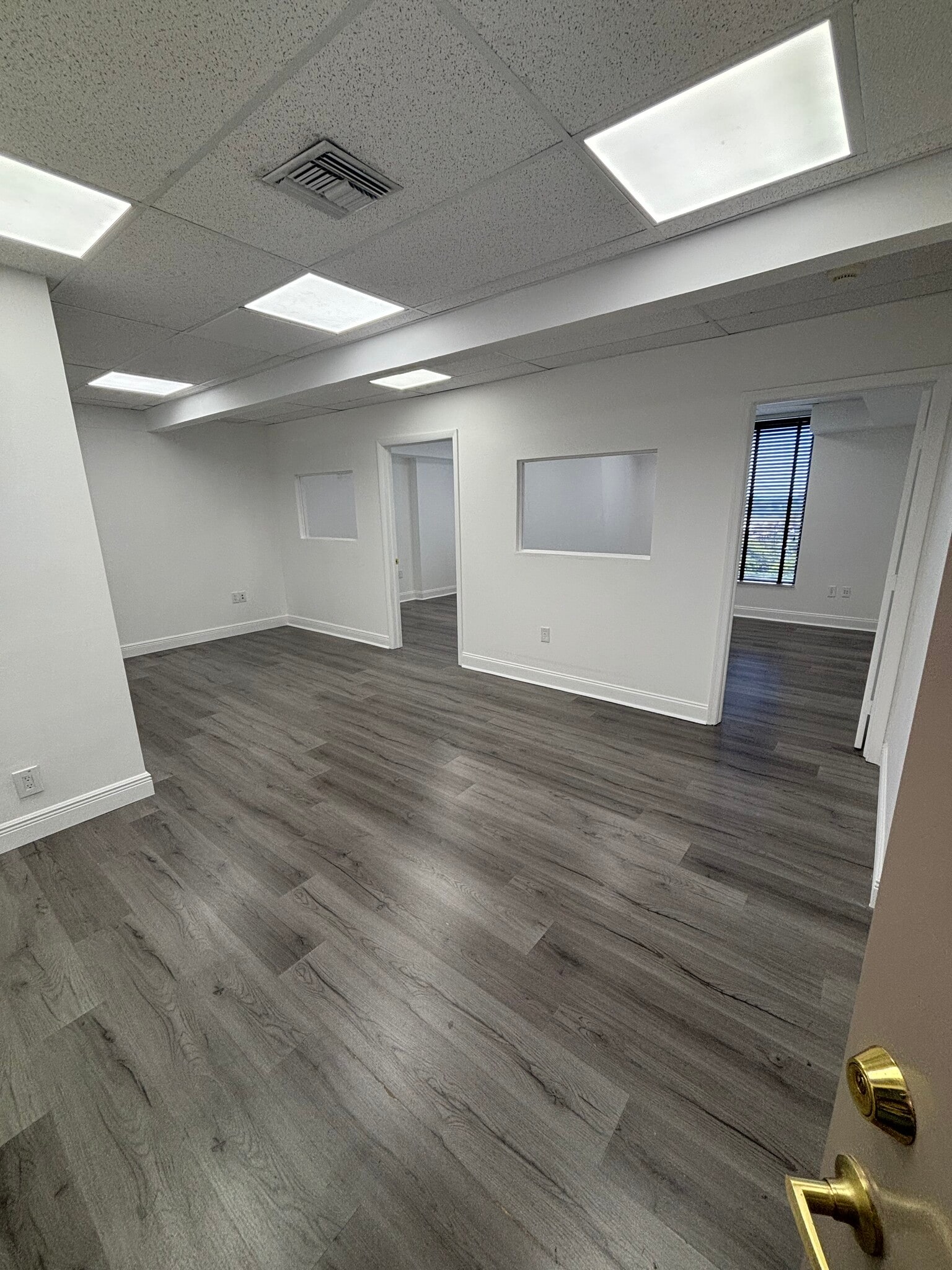 1920 E Hallandale Beach Blvd, Hallandale Beach, FL à louer Photo intérieure– Image 1 sur 4