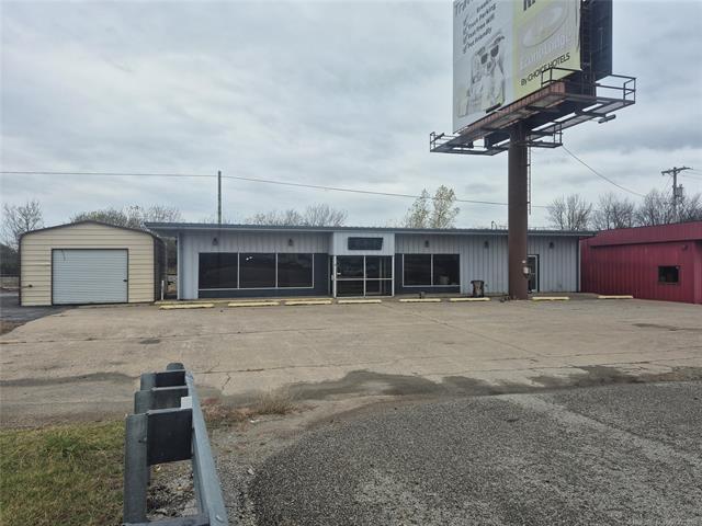 403 S Chouteau Ave, Chouteau, OK à vendre - Photo de l’immeuble – Image 3 sur 8