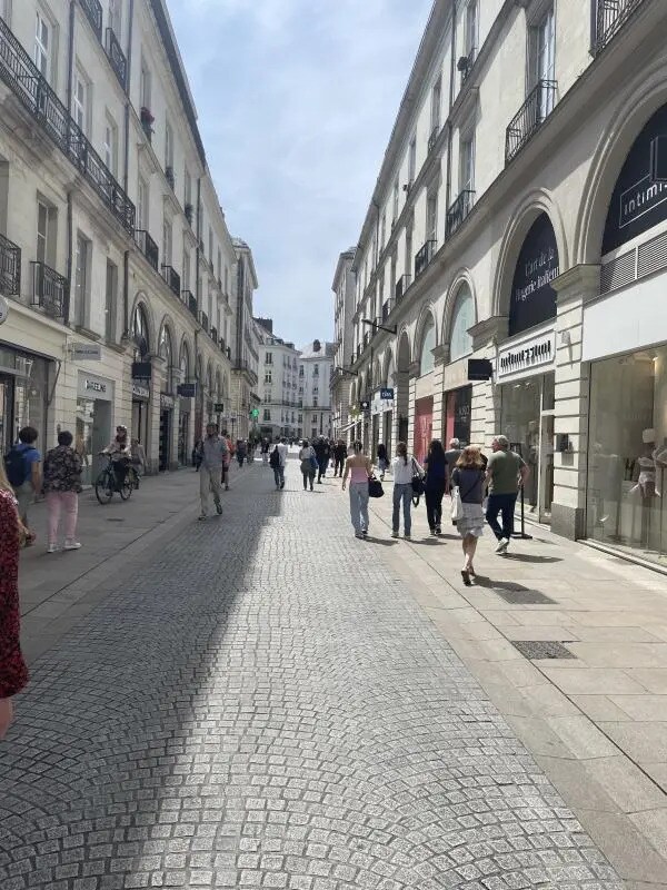 Plus de détails pour Local commercial à louer