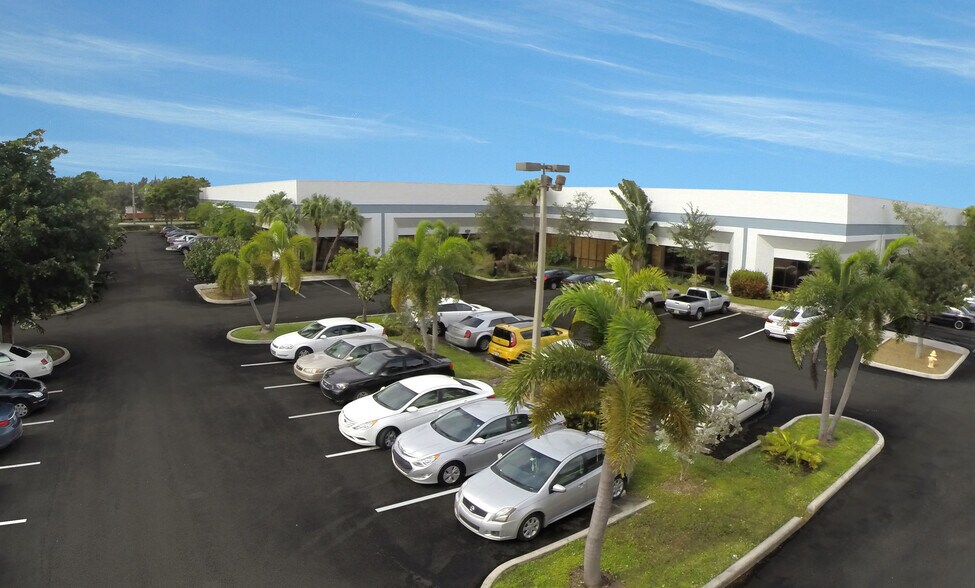5001-5035 N Hiatus Rd, Sunrise, FL à louer - Photo de l’immeuble – Image 1 sur 12