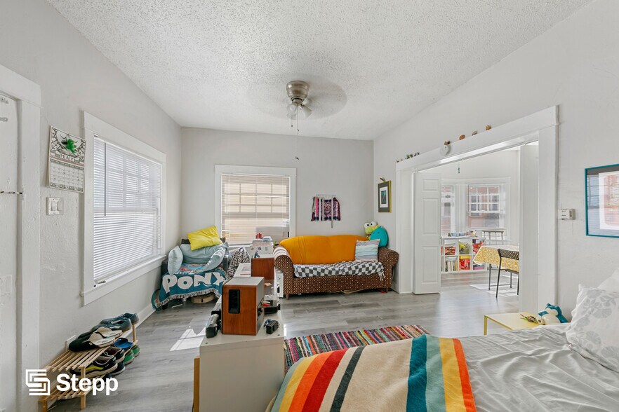 426-430 E 17th St, Long Beach, CA à vendre - Photo de l’immeuble – Image 2 sur 12