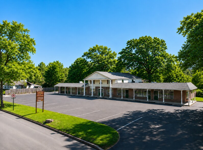 1091 General Knox Rd, Washington Crossing, PA à louer - Photo principale – Image 1 sur 6