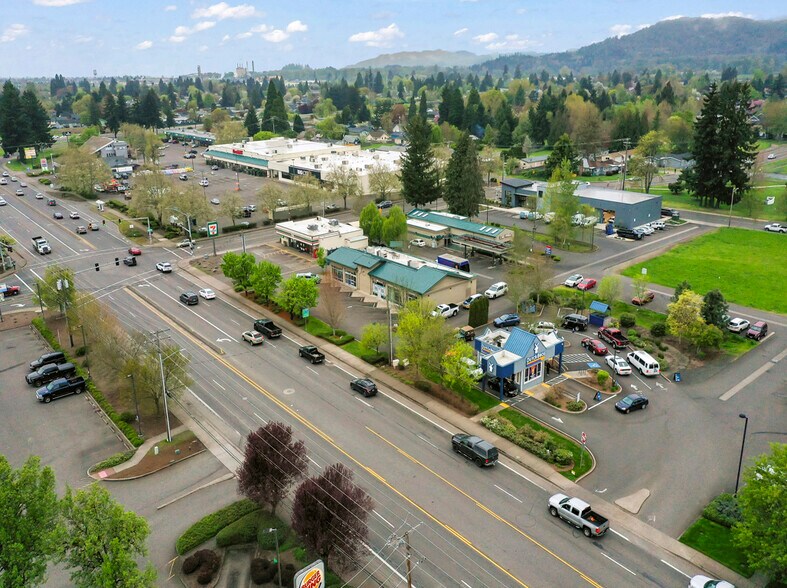 5810 Main St, Springfield, OR à louer - Photo de l’immeuble – Image 3 sur 4