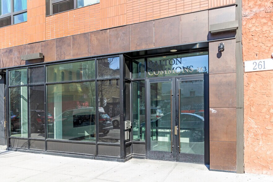 263-267 W 126th St, New York, NY à louer - Photo de l’immeuble – Image 3 sur 5