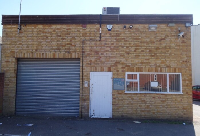 Sawbridgeworth – 107-111 London Road portefeuille de 2 biens à vendre sur LoopNet.fr Photo principale– Image 1 sur 12