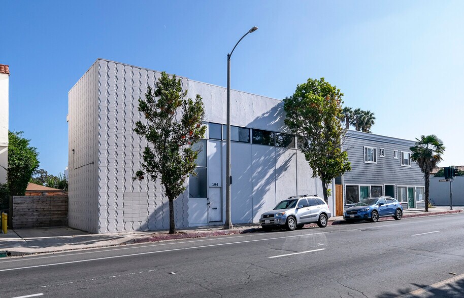 104 E Haley St, Santa Barbara, CA à louer - Photo de l’immeuble – Image 1 sur 5