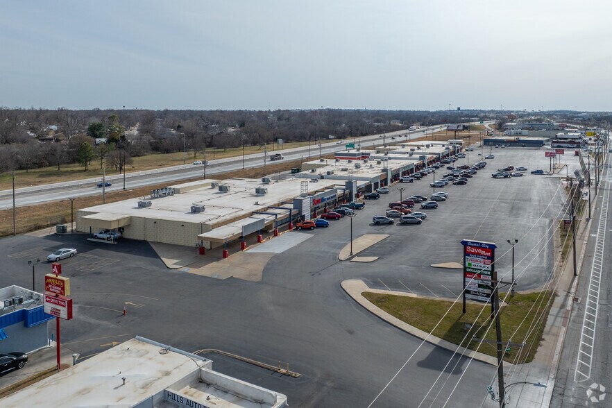 4227-4289 Southwest Blvd, Tulsa, OK à louer - Aérien – Image 2 sur 11