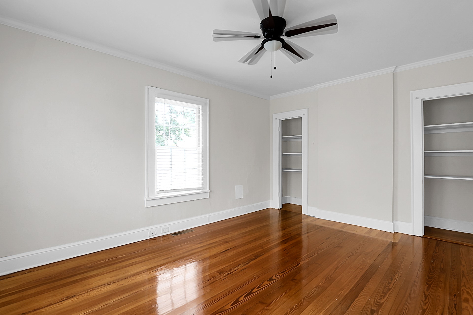 228 E Poplar St, Griffin, GA à louer Photo de l’immeuble– Image 1 sur 4