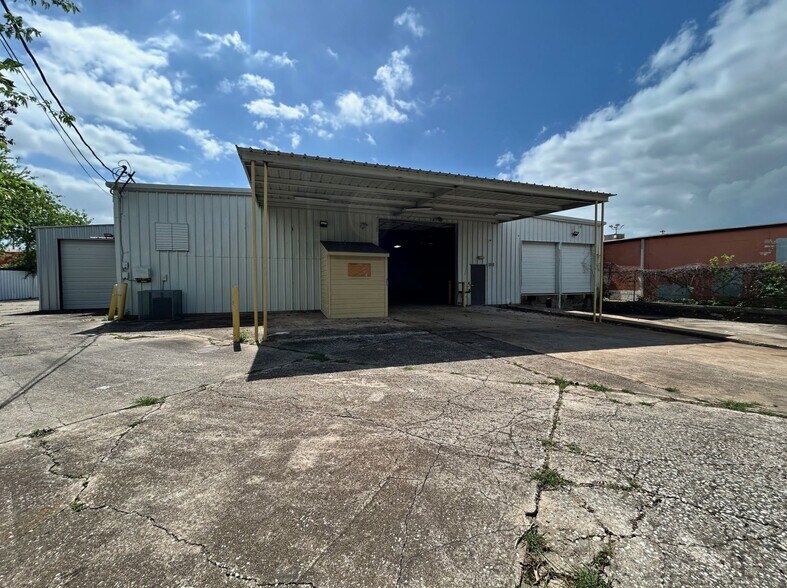 3003 Bingle Rd, Houston, TX à vendre - Photo de l’immeuble – Image 3 sur 13