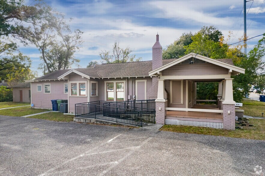 610 W Martin Luther King Blvd, Tampa, FL à louer - Photo de l’immeuble – Image 2 sur 10