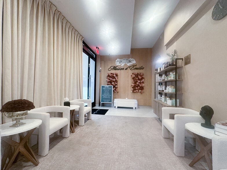 7225 Melrose Ave, Los Angeles, CA à louer - Photo intérieure – Image 2 sur 26