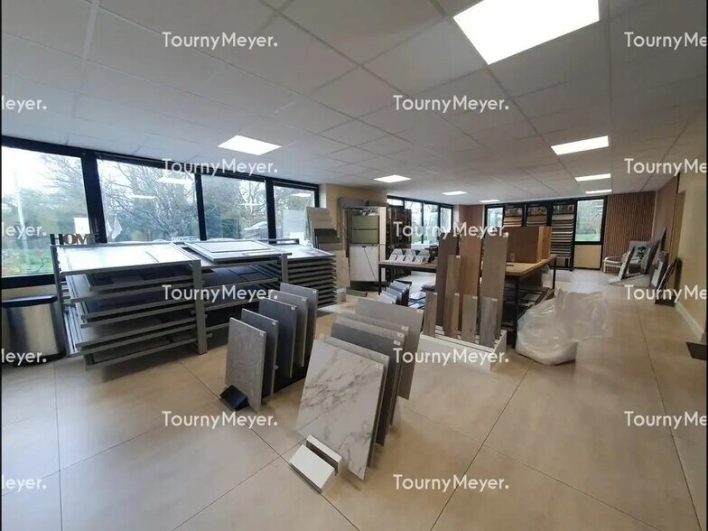 Bureau dans Carbon-Blanc à louer - Photo de l’immeuble – Image 2 sur 7