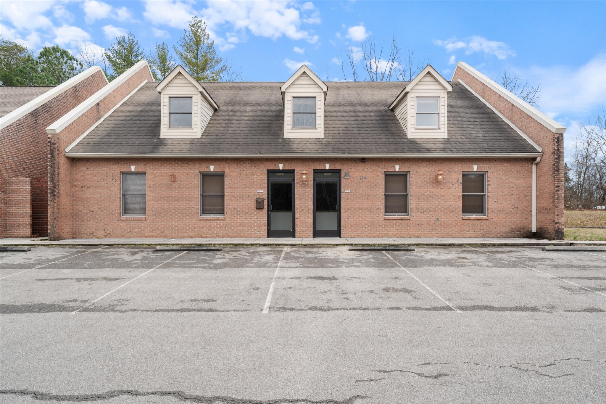 114 Parliament Dr, Maryville, TN à vendre Photo de l’immeuble– Image 1 sur 33