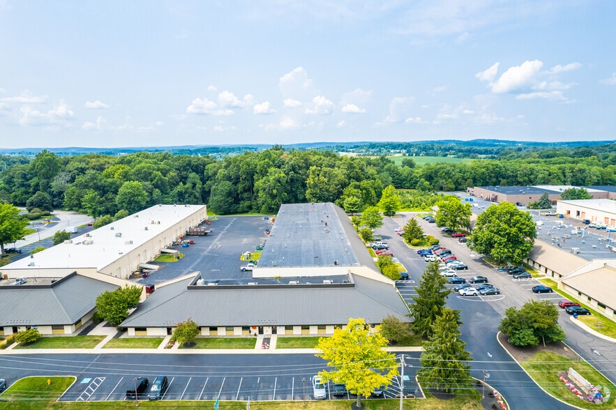 35 E Uwchlan Ave, Exton, PA à louer - Aérien – Image 2 sur 7