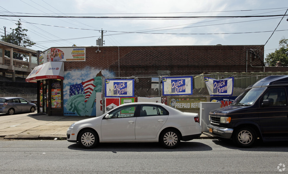 635-643 N Railroad Ave, Staten Island, NY à louer - Photo de l’immeuble – Image 2 sur 2