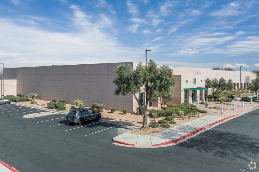 10000 Covington Cross Dr, Las Vegas, NV à louer - Photo principale – Image 3 sur 7