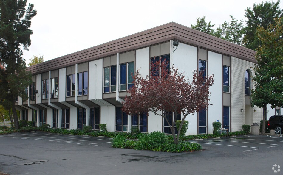 1420 Danzig Plz, Concord, CA à vendre - Photo principale – Image 1 sur 4