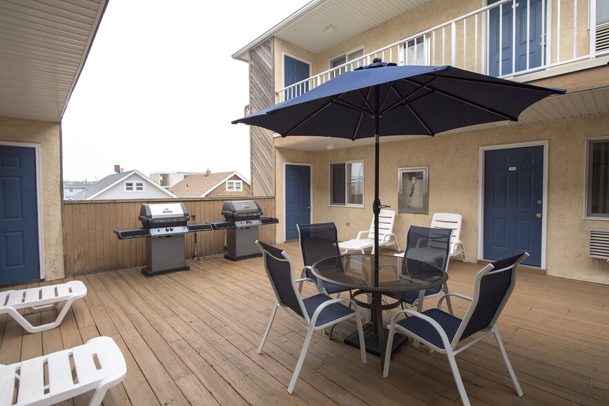 53 Hancock Ave, Seaside Heights, NJ à vendre - Photo de l’immeuble – Image 2 sur 6