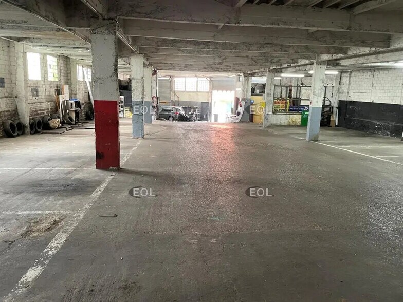 Local d’activités dans Paris à louer - Photo de l’immeuble – Image 2 sur 3