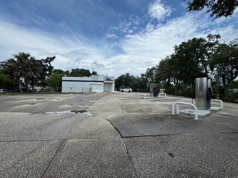 895 N Nova Rd, Daytona Beach, FL à vendre - Photo de l’immeuble – Image 2 sur 4