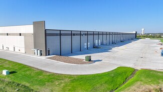 Plus de détails pour NEC of 53rd St & N Webb rd, Bel Aire, KS - Industriel/Logistique à louer