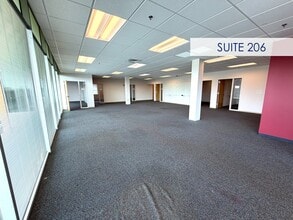 2100 S Oak St, Champaign, IL à louer Photo intérieure– Image 1 sur 3