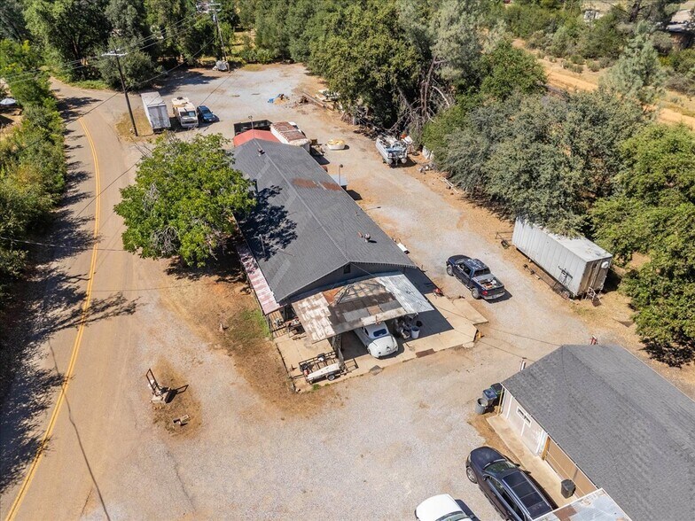 12759 Newtown Rd, Redding, CA à vendre - Photo de l’immeuble – Image 2 sur 12