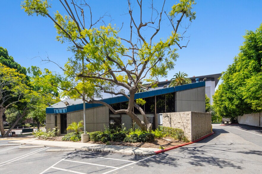 4333 Wilshire Blvd, Los Angeles, CA à vendre - Photo de l’immeuble – Image 2 sur 11
