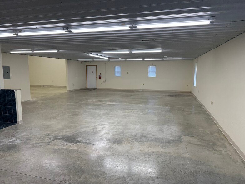 3865 Enterprise Dr, Sheboygan, WI à louer - Photo de l’immeuble – Image 2 sur 9