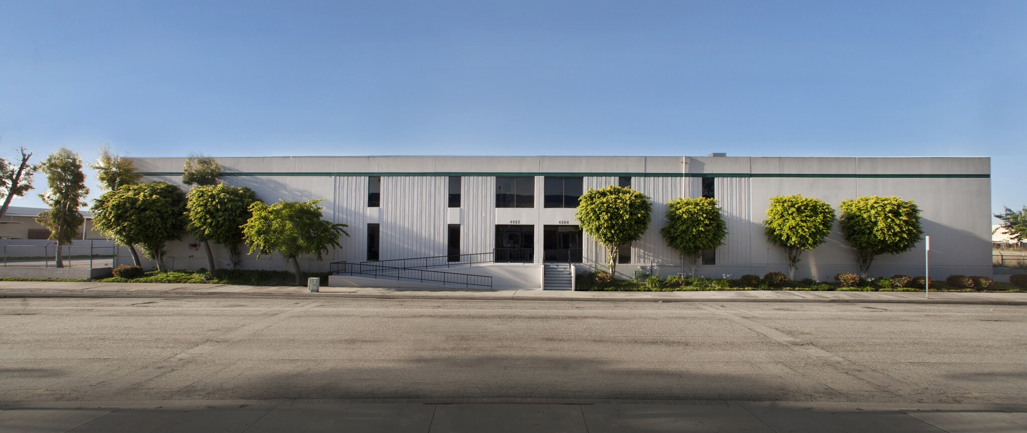 4882-4884 W 145th St, Hawthorne, CA à louer Photo de l’immeuble– Image 1 sur 14