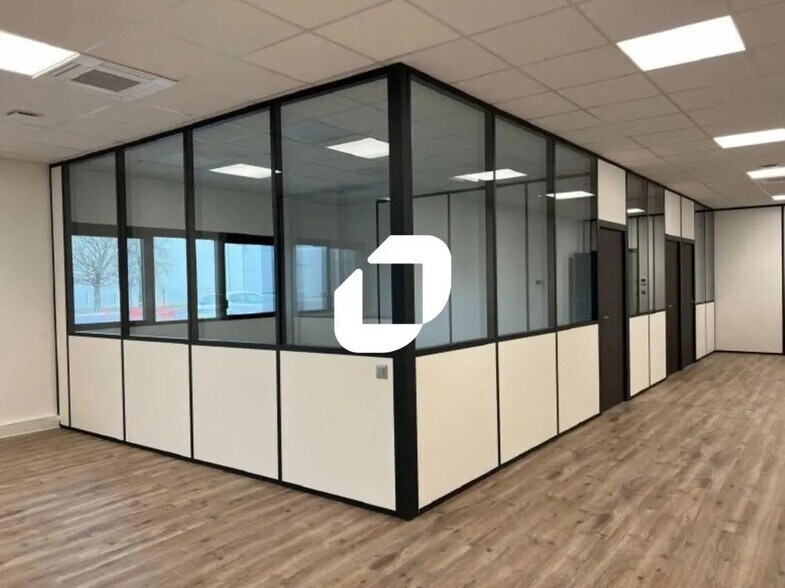 Bureau dans Les Sorinières à louer - Photo de l’immeuble – Image 3 sur 9