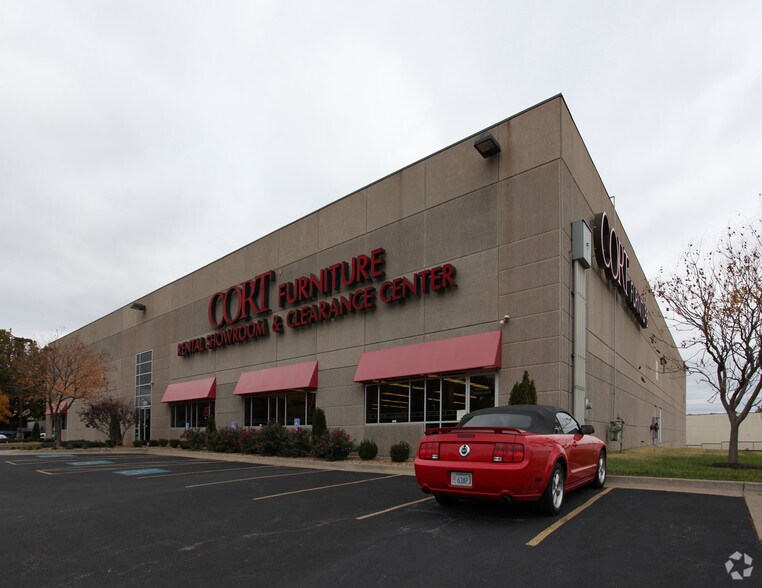 9111 Quivira Rd, Overland Park, KS à louer - Photo de l’immeuble – Image 3 sur 3