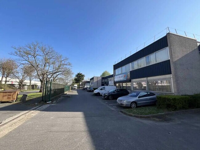 Plus de détails pour 17 Boulevard Arago, Wissous - Bureau, Local d'activités à louer