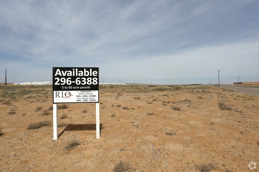 Los Morros Rd, Los Lunas, NM à vendre - Photo principale – Image 1 sur 2